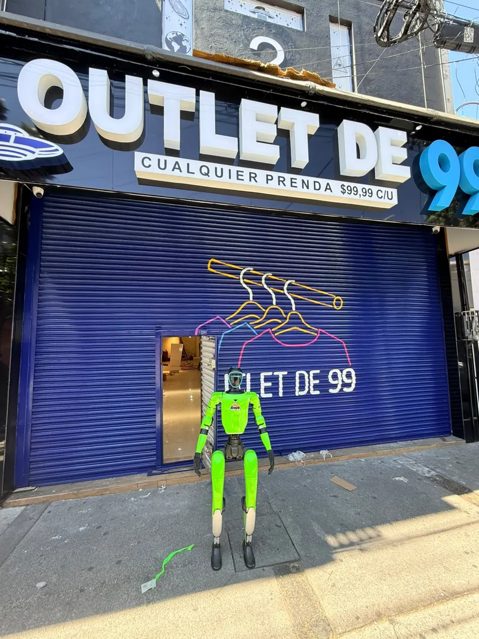 Fachada de Outlet de 99 Obregón 542