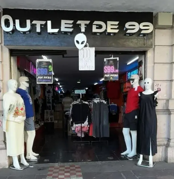 Fachada de Outlet de 99 Av. Juárez