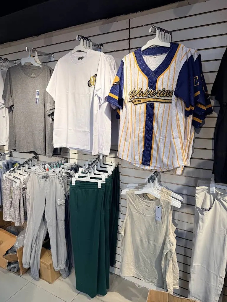 Mercancía de Outlet de 99 Obregón 542